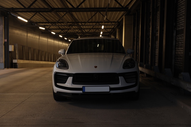 2023-2026 porsche macan s carrera white metallic front
