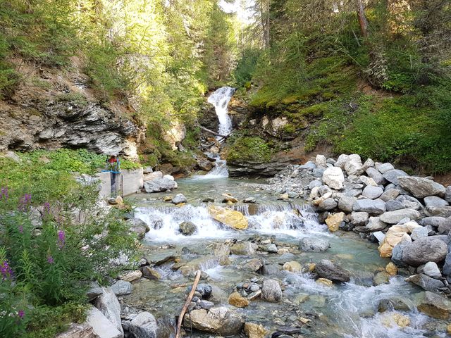 Hiking down from Corwatsch