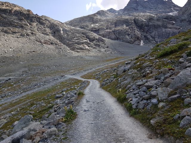 Hiking down from Corwatsch