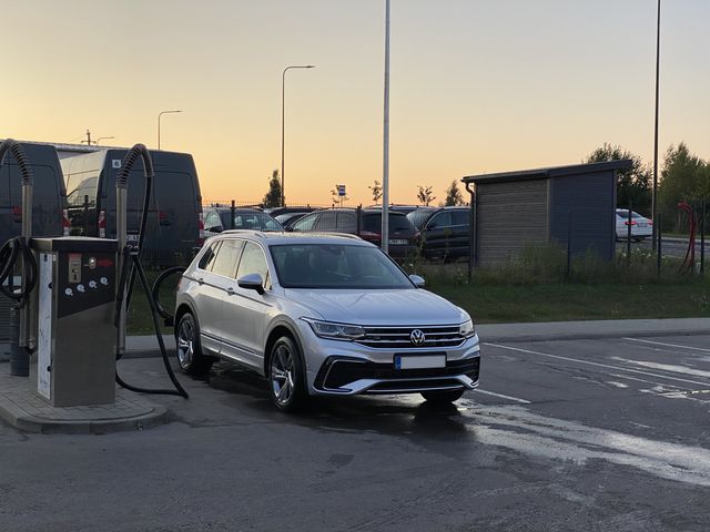 vw tiguan ehybrid r-line 2023 reflex silver metallic